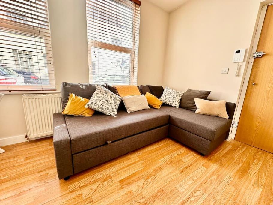 2 Bedroom Apartment In Se13 London Exterior photo