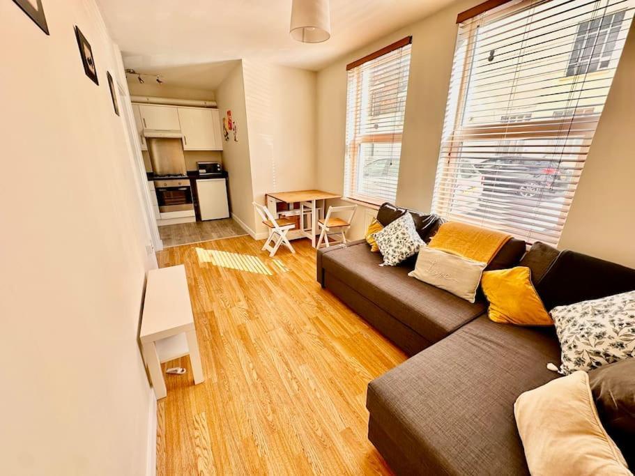 2 Bedroom Apartment In Se13 London Exterior photo